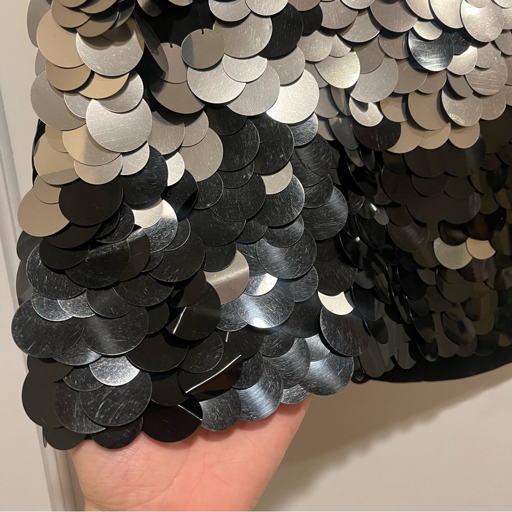 Alice + Olivia Rubi Embellished Micro Skirt 8 Sequin Paillette Silver Black - Picture 7 of 16